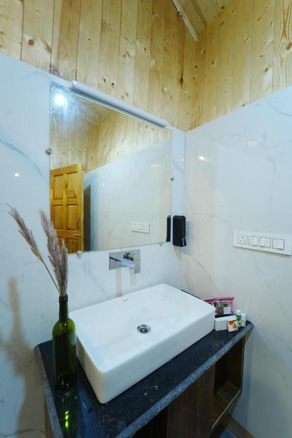 Отель Tree House Latos Tandi Jibhi Экстерьер фото